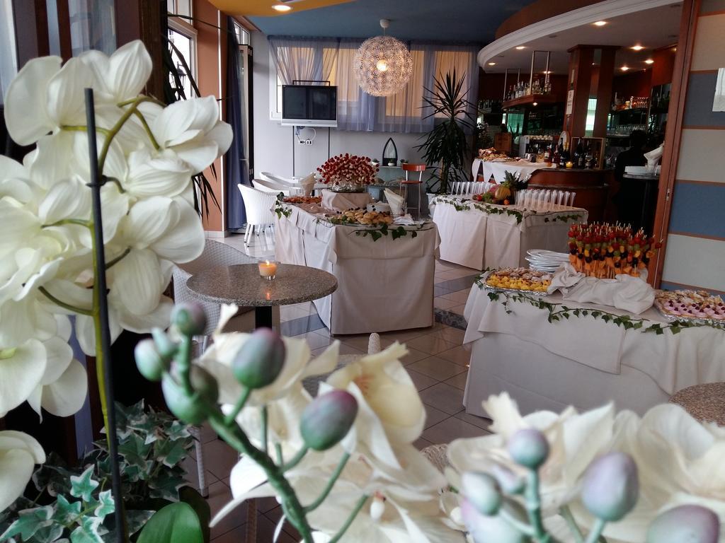 Hotel Bellevue Caorle Buitenkant foto
