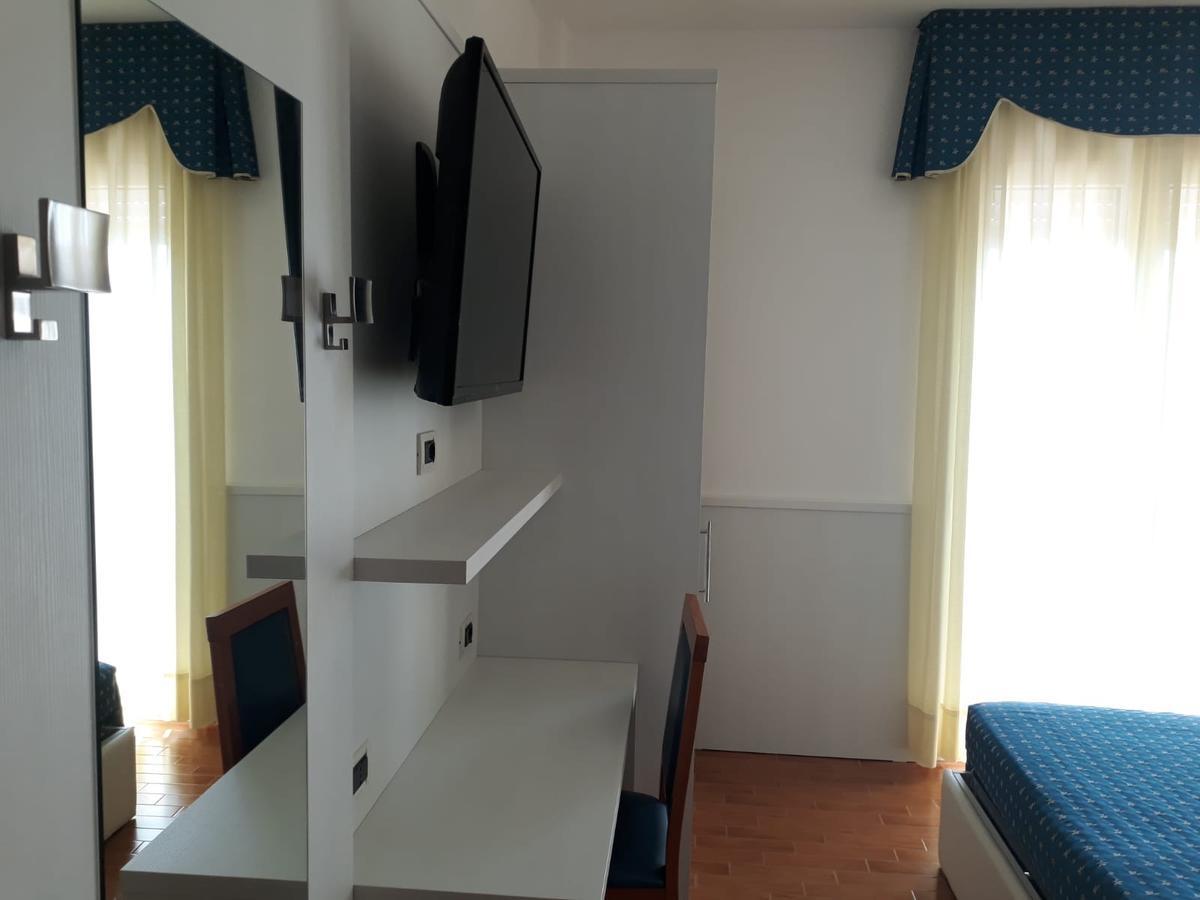 Hotel Bellevue Caorle Buitenkant foto