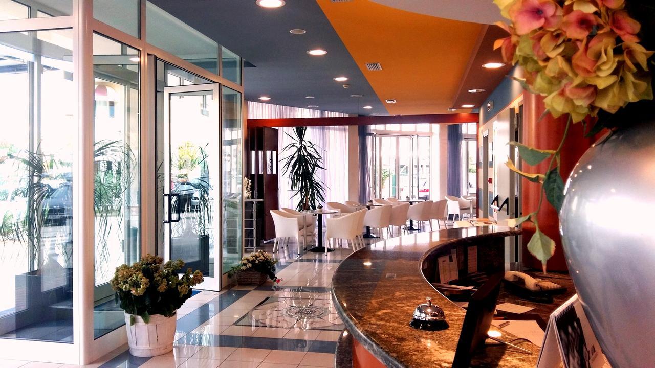 Hotel Bellevue Caorle Buitenkant foto